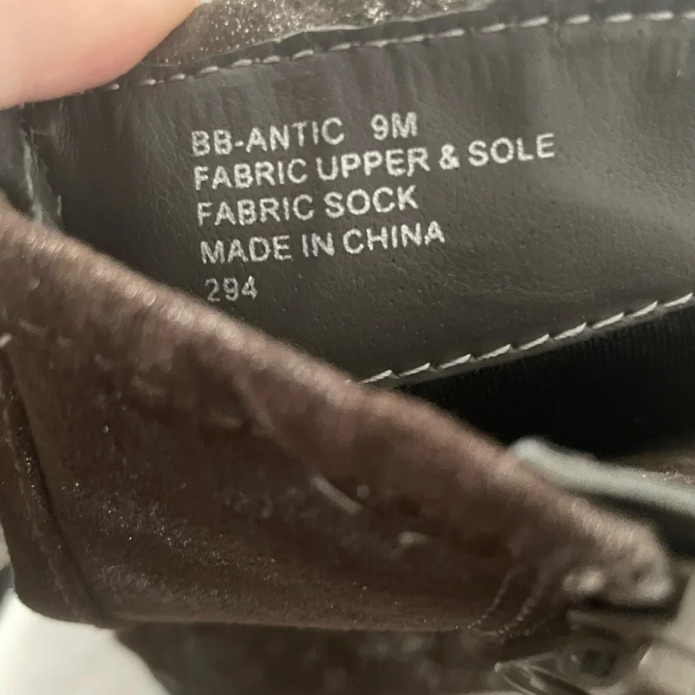 Women’s Size 9M Boots - Picture 3 of 4